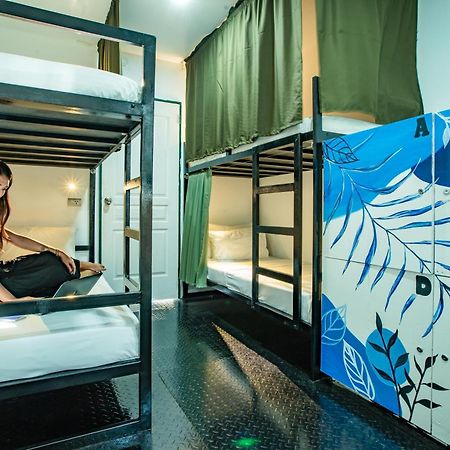 Lartista Hostel Puerto Princesa Екстер'єр фото