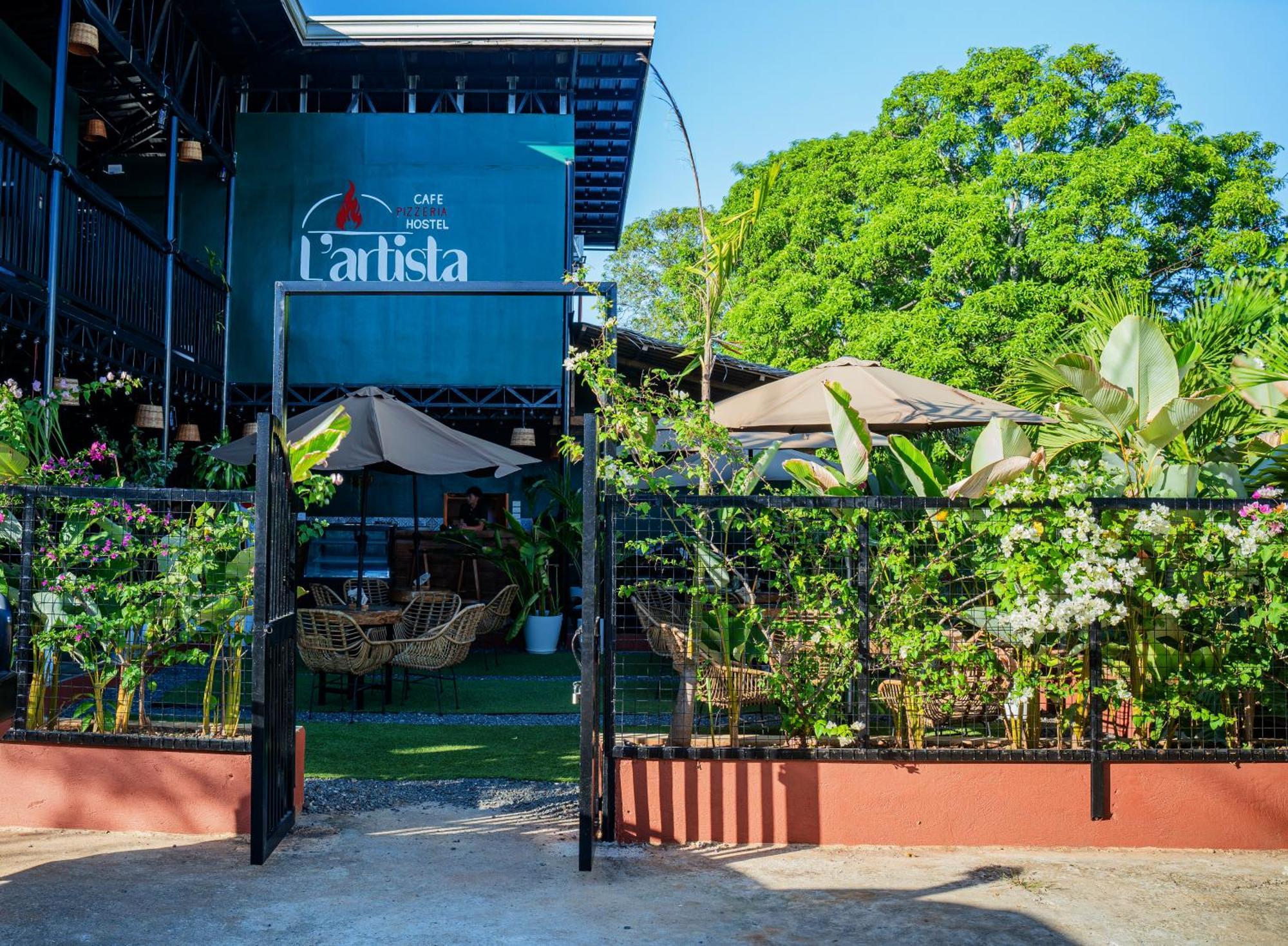 Lartista Hostel Puerto Princesa Екстер'єр фото